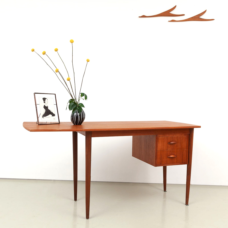 Teakholz kleiner Schreibtisch 60er