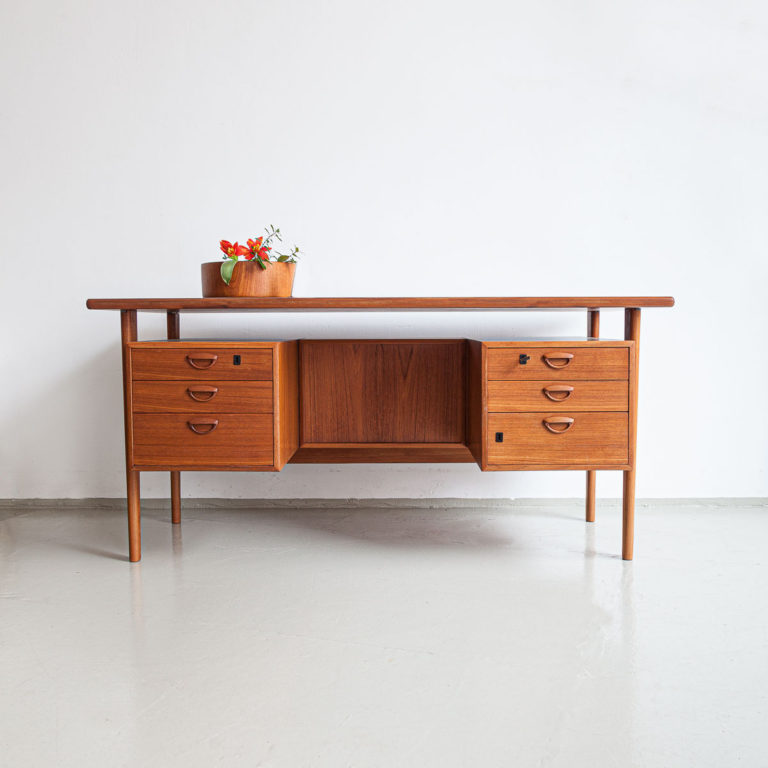 Schreibtisch FM 60 in Teak von Kai Kristianen › Magasin