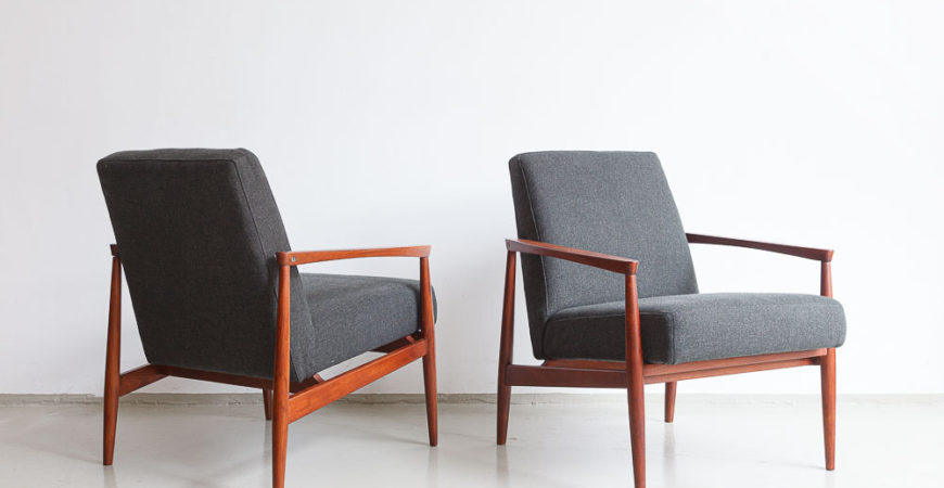 Sessel aus den 60er Jahren mit Holzarmlehen