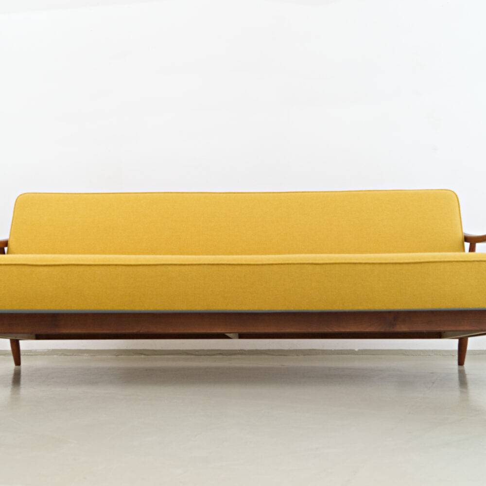 Schlafsofa, Klappsofa mit Holzarmlehnen, 60er, dänisch