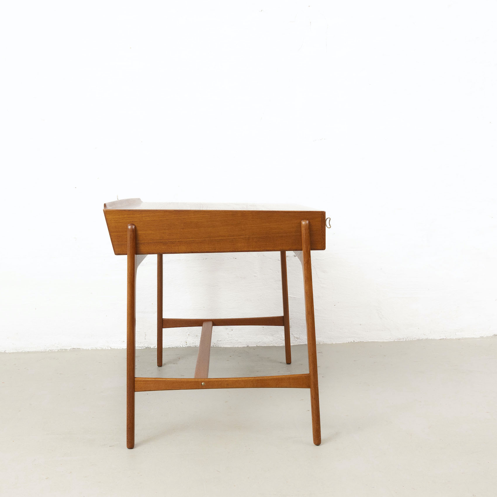 schreibtisch desk Madsen Hansen vintage midmod midcentury furniture midcenturymodern einrichtung interieur mcm vintagefurniture magasin berlin 60er