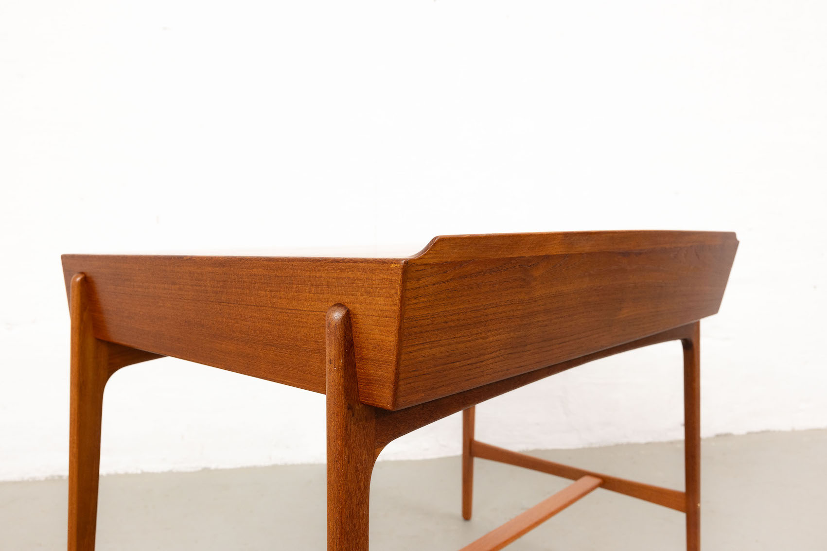 schreibtisch desk Madsen Hansen vintage midmod midcentury furniture midcenturymodern einrichtung interieur mcm vintagefurniture magasin berlin 60er