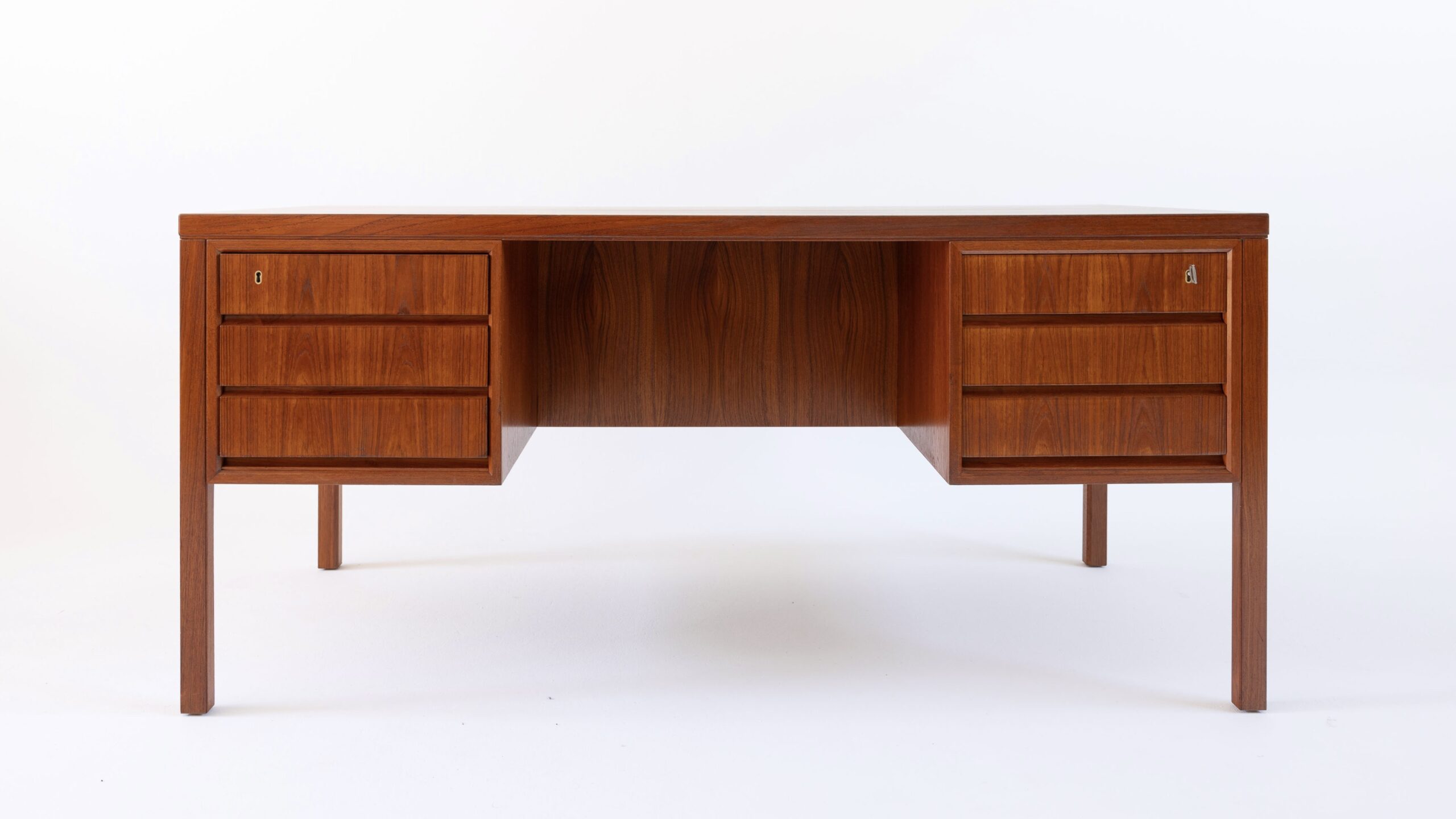 omann teak desk vintage midmod midcentury furniture midcenturymodern einrichtung interieur mcm vintagefurniture magasin berlin 60er 
