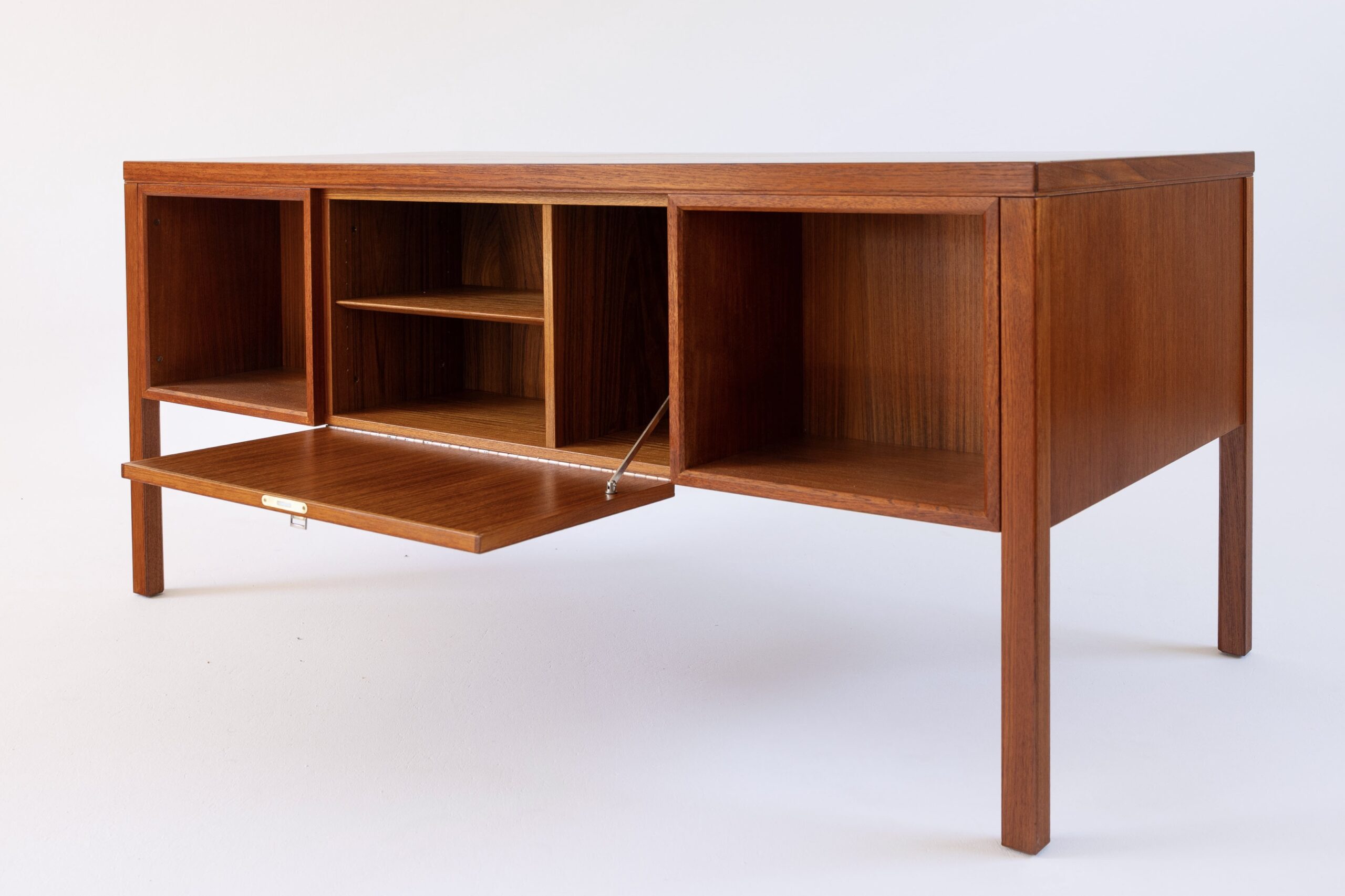 omann teak desk vintage midmod midcentury furniture midcenturymodern einrichtung interieur mcm vintagefurniture magasin berlin 60er 