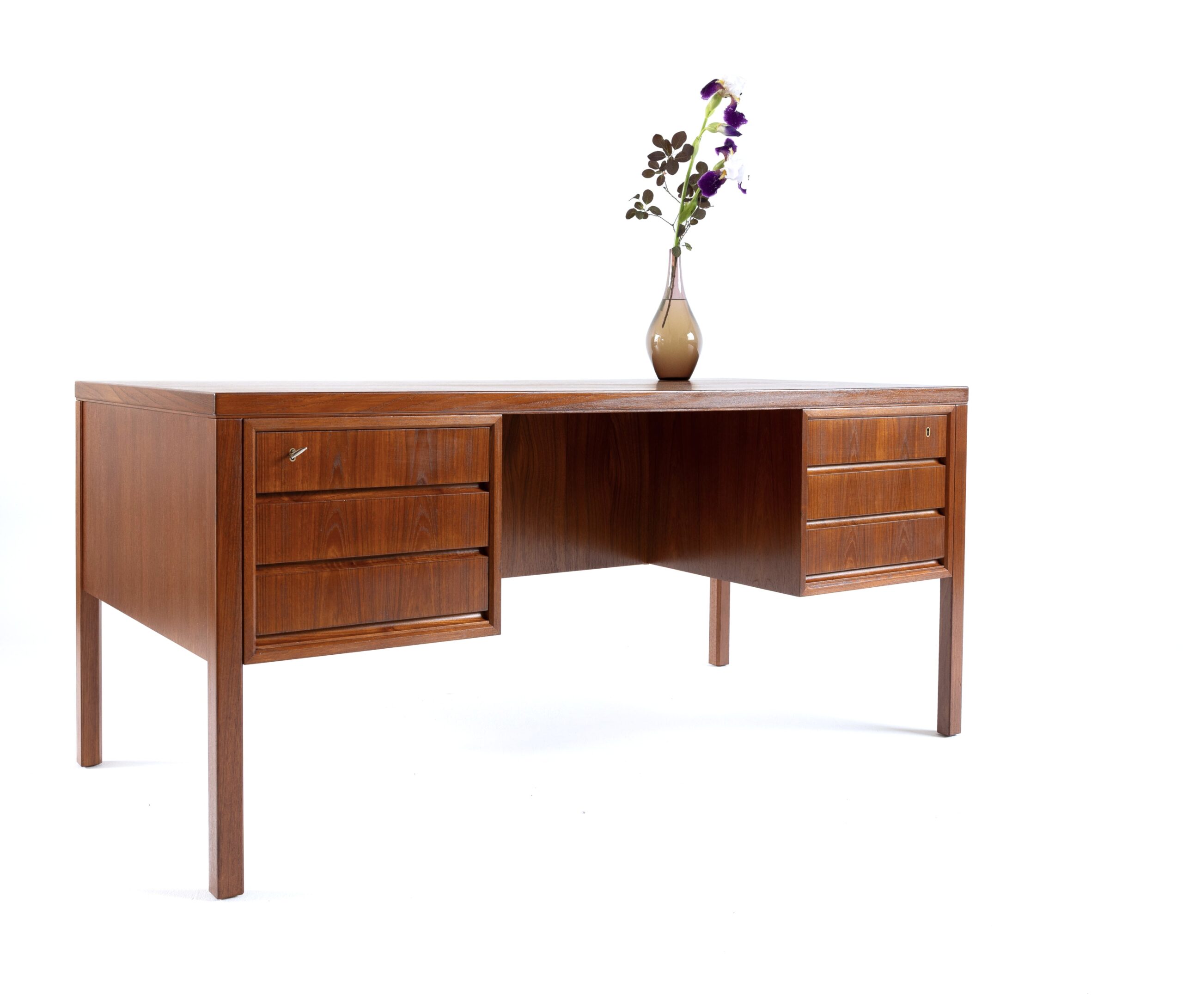 omann teak desk vintage midmod midcentury furniture midcenturymodern einrichtung interieur mcm vintagefurniture magasin berlin 60er 