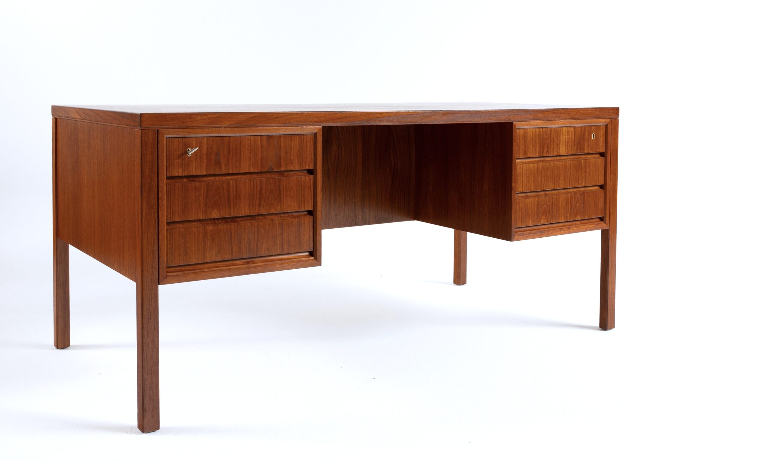 omann teak desk vintage midmod midcentury furniture midcenturymodern einrichtung interieur mcm vintagefurniture magasin berlin 60er 