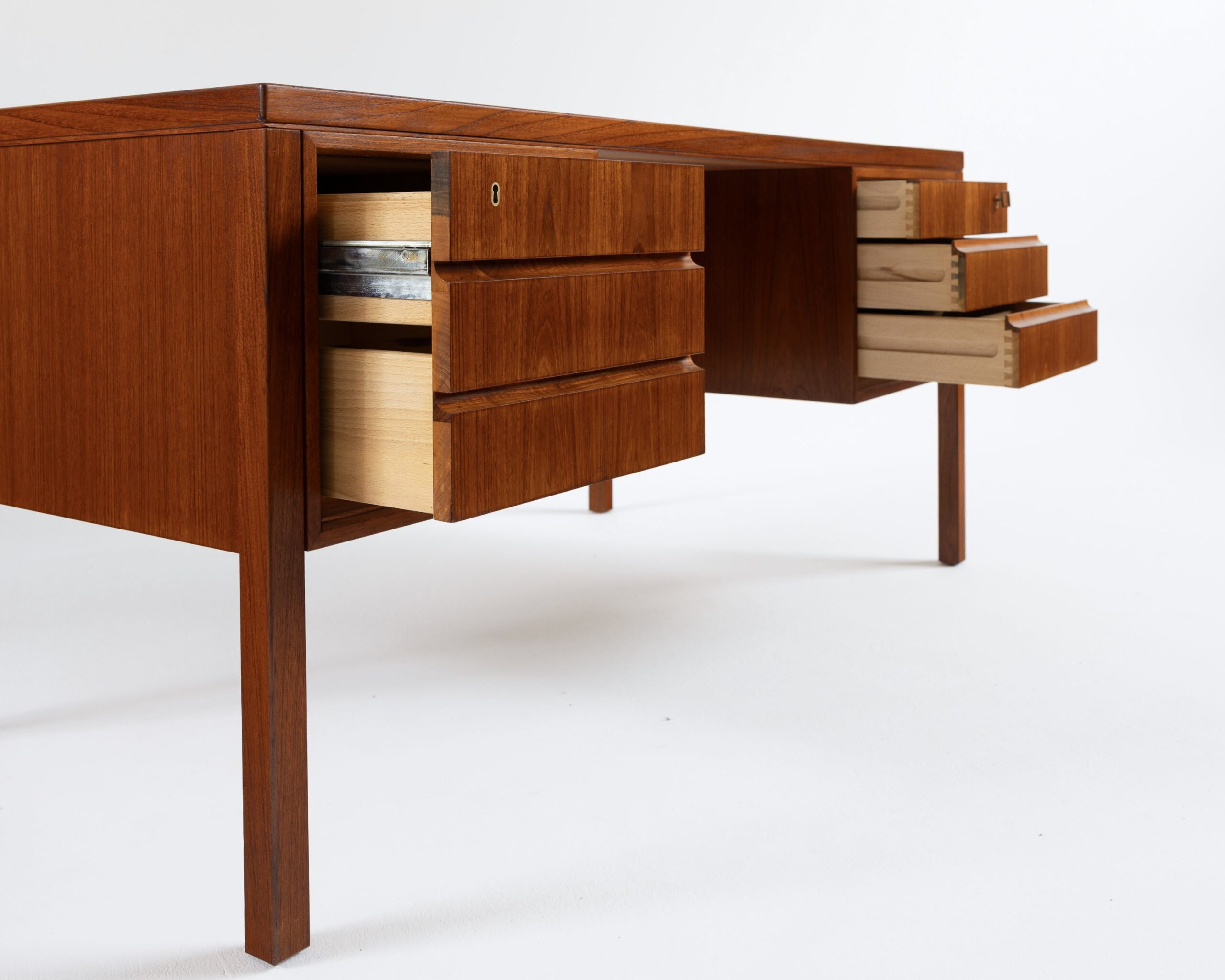 omann teak desk vintage midmod midcentury furniture midcenturymodern einrichtung interieur mcm vintagefurniture magasin berlin 60er 