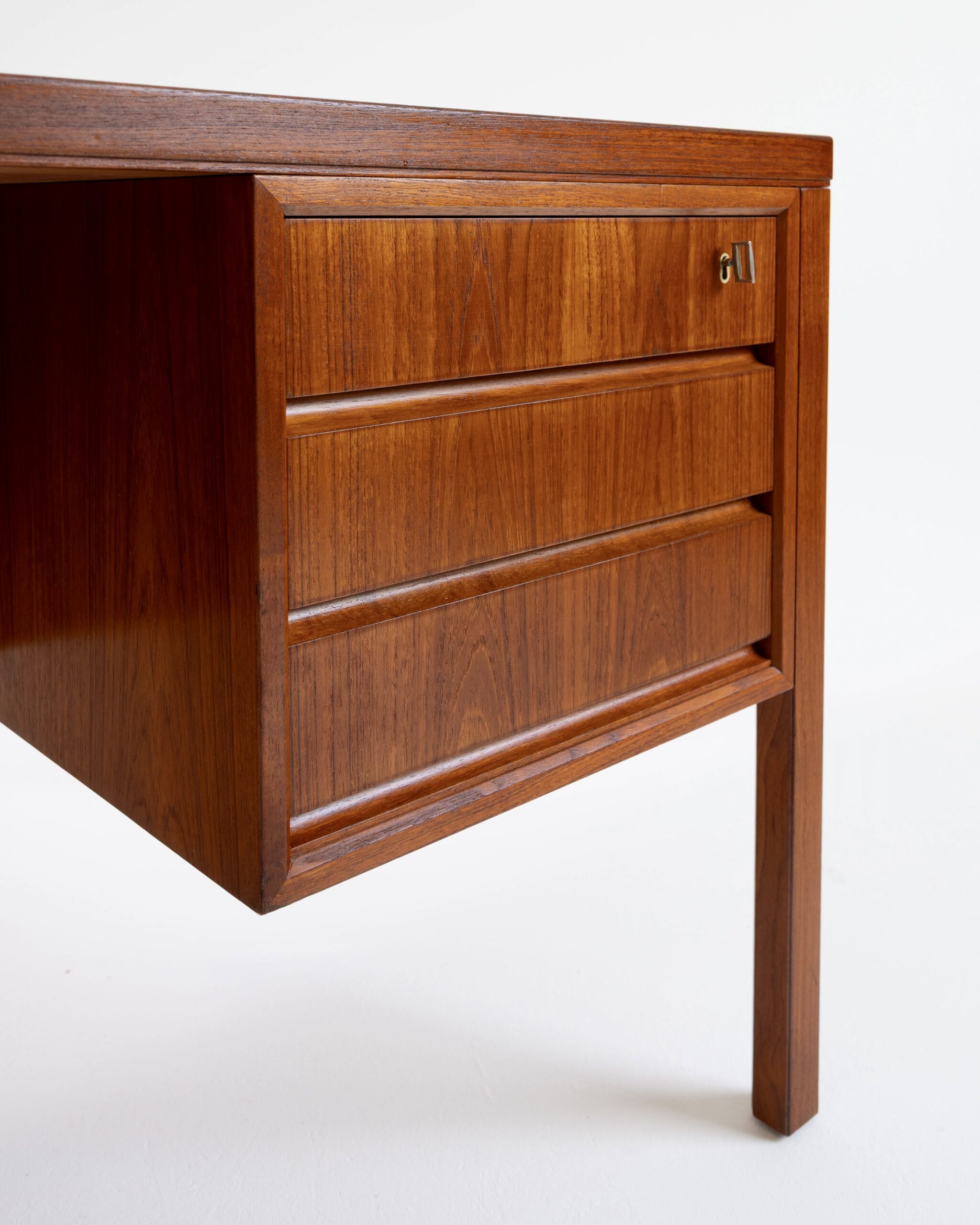 omann teak desk vintage midmod midcentury furniture midcenturymodern einrichtung interieur mcm vintagefurniture magasin berlin 60er 