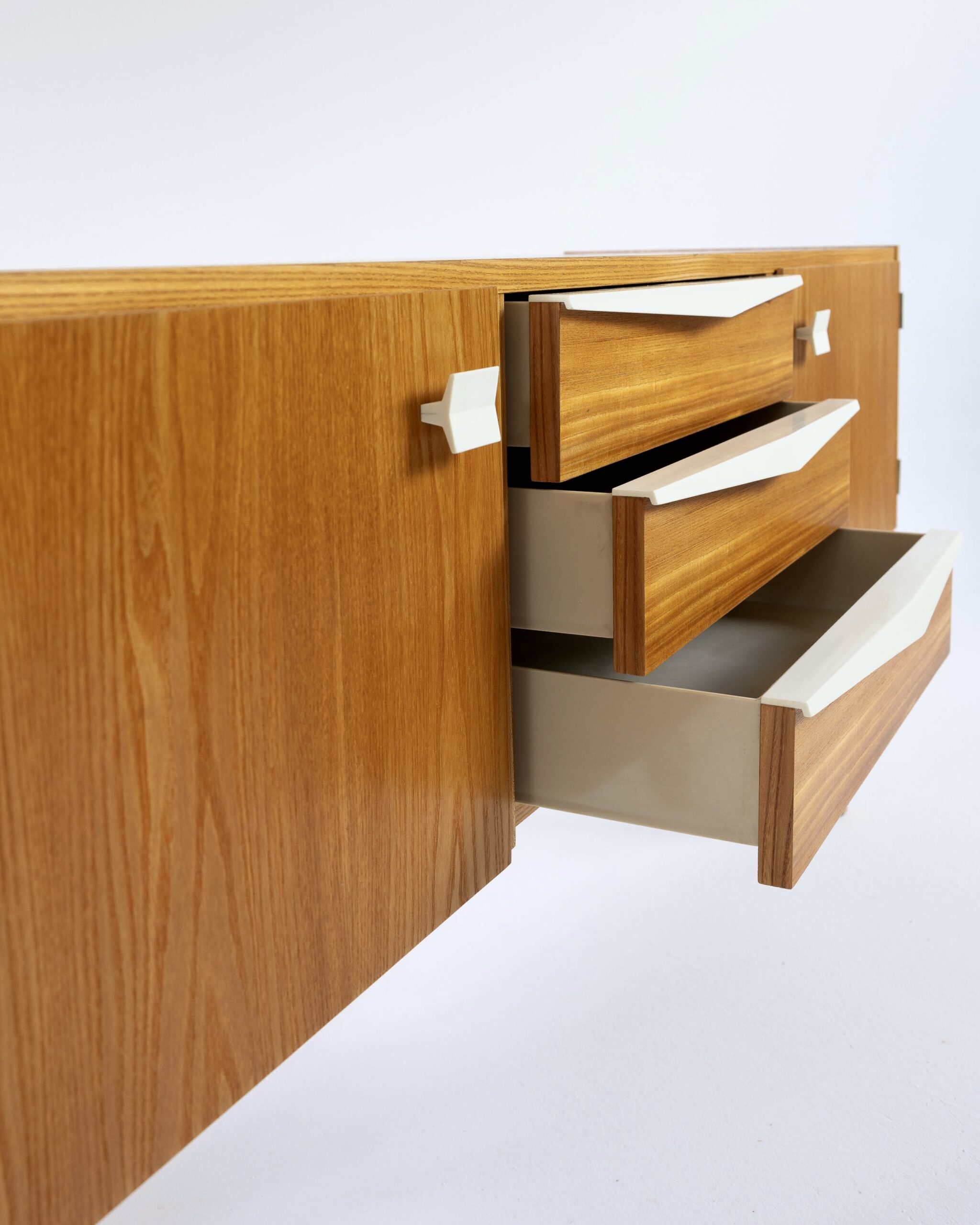 hellerau ehrlich sideboard vintage midmod midcentury furniture midcenturymodern einrichtung interieur mcm vintagefurniture magasin berlin 60er 