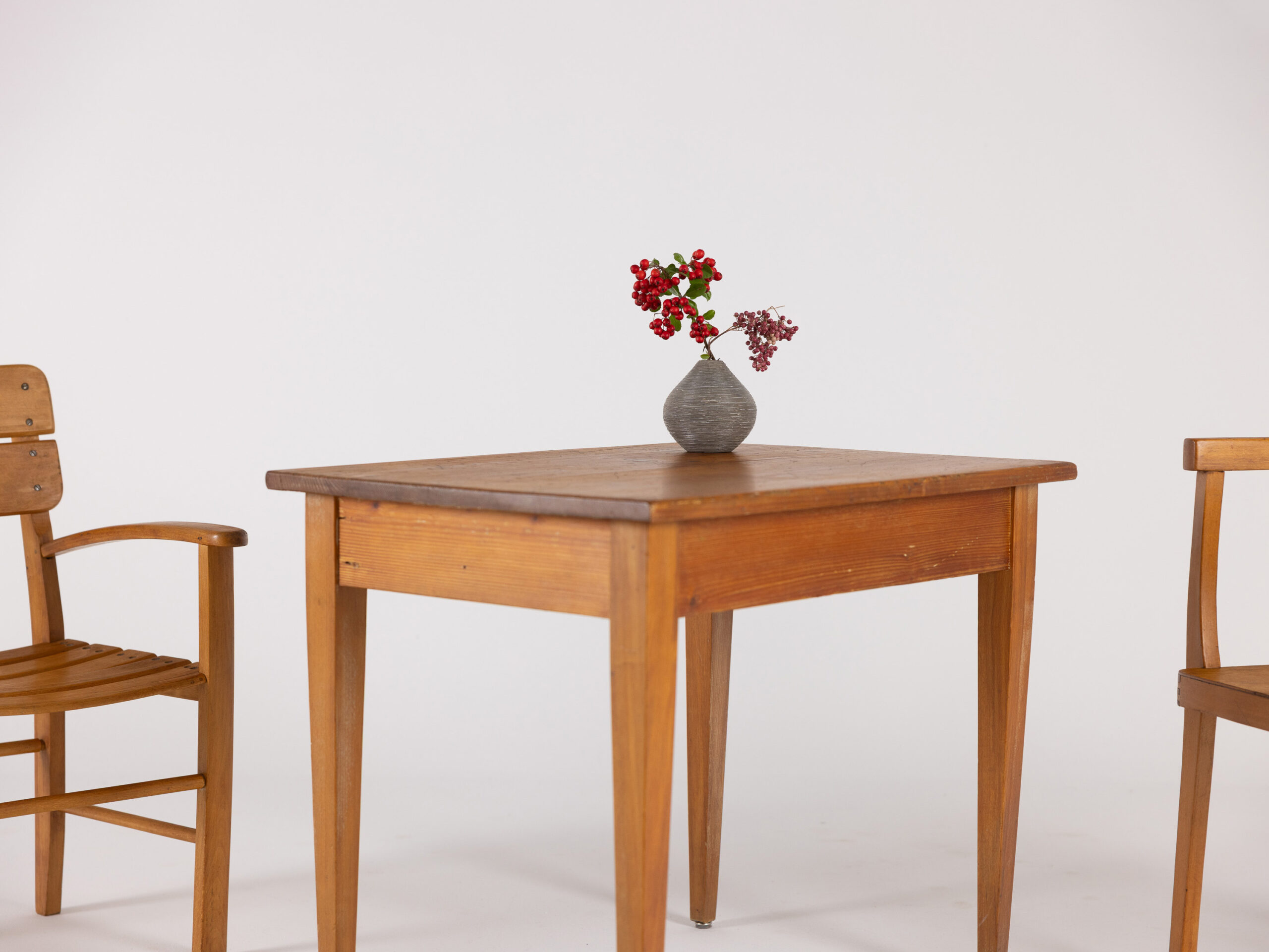 table chair kids vintage midmod midcentury furniture midcenturymodern interieur mcm vintagefurniture magasin