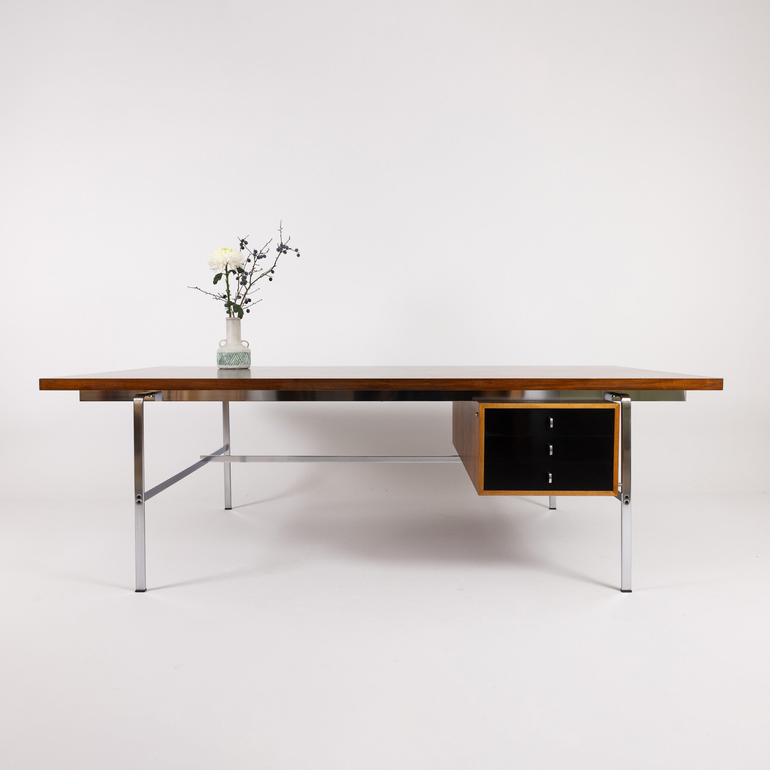 desk Fabricius Kastholm Kill vintage midmod midcentury furniture midcenturymodern interieur mcm vintagefurniture magasin