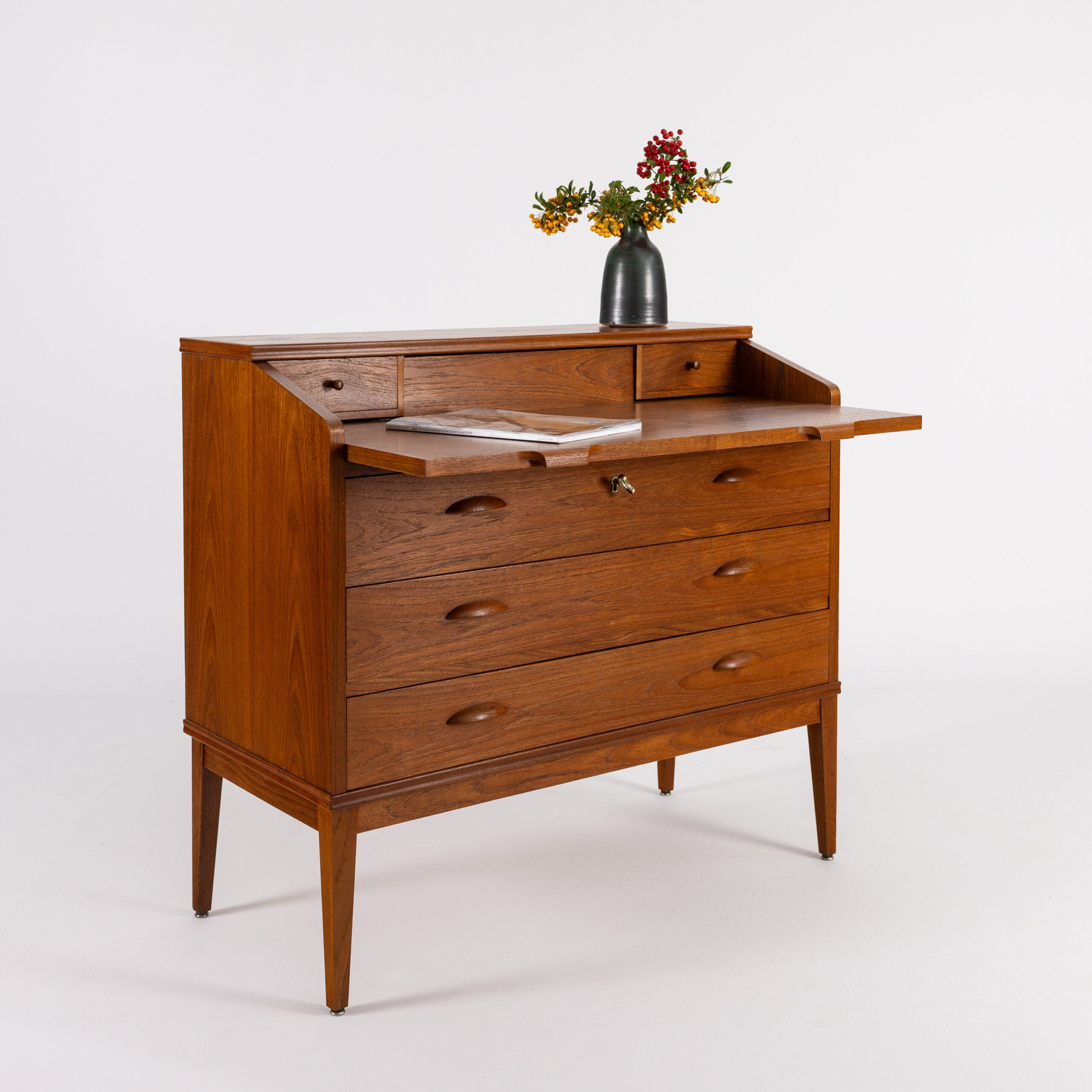 secretary Antonsen vintage midmod midcentury furniture midcenturymodern interieur mcm vintagefurniture magasin