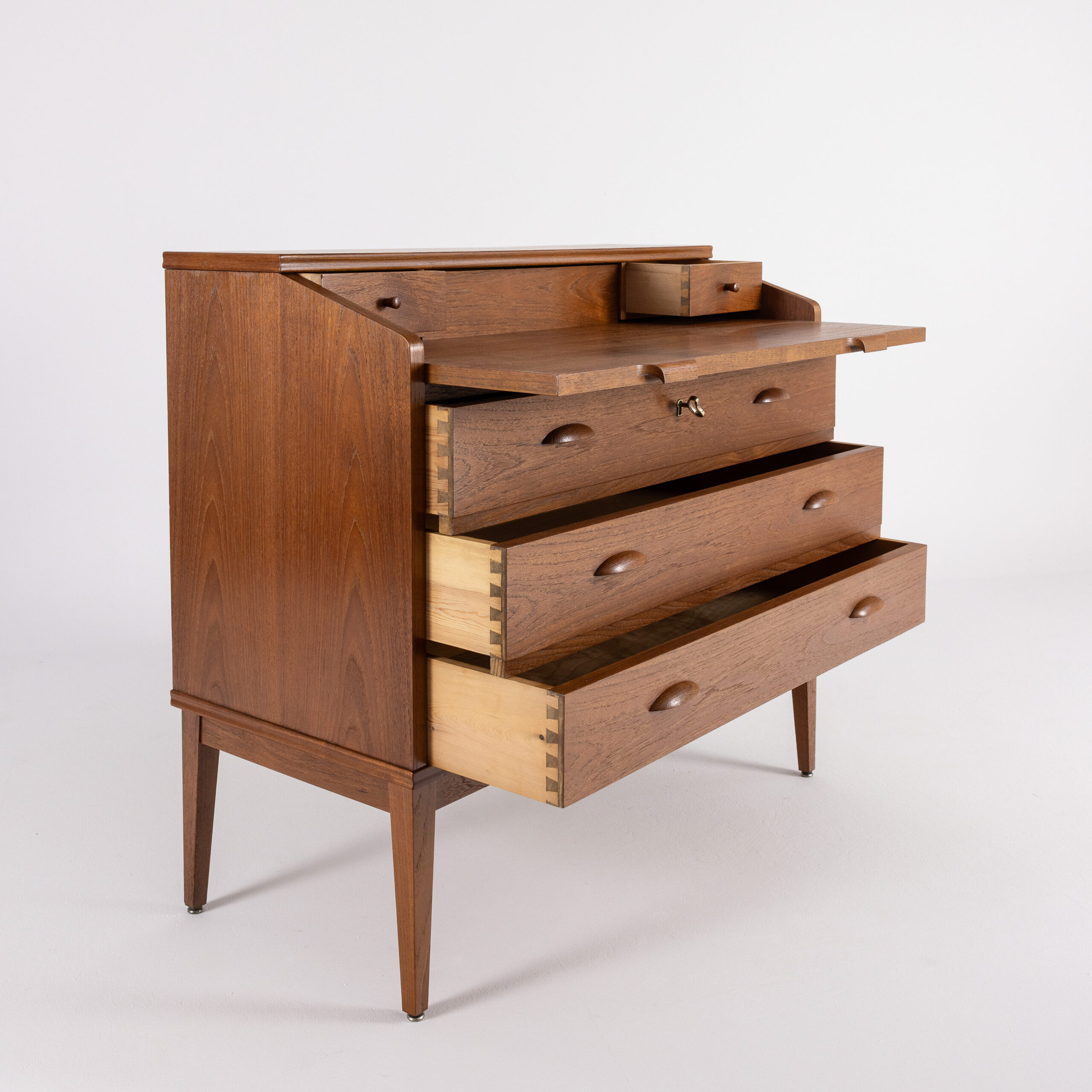 secretary Antonsen vintage midmod midcentury furniture midcenturymodern interieur mcm vintagefurniture magasin