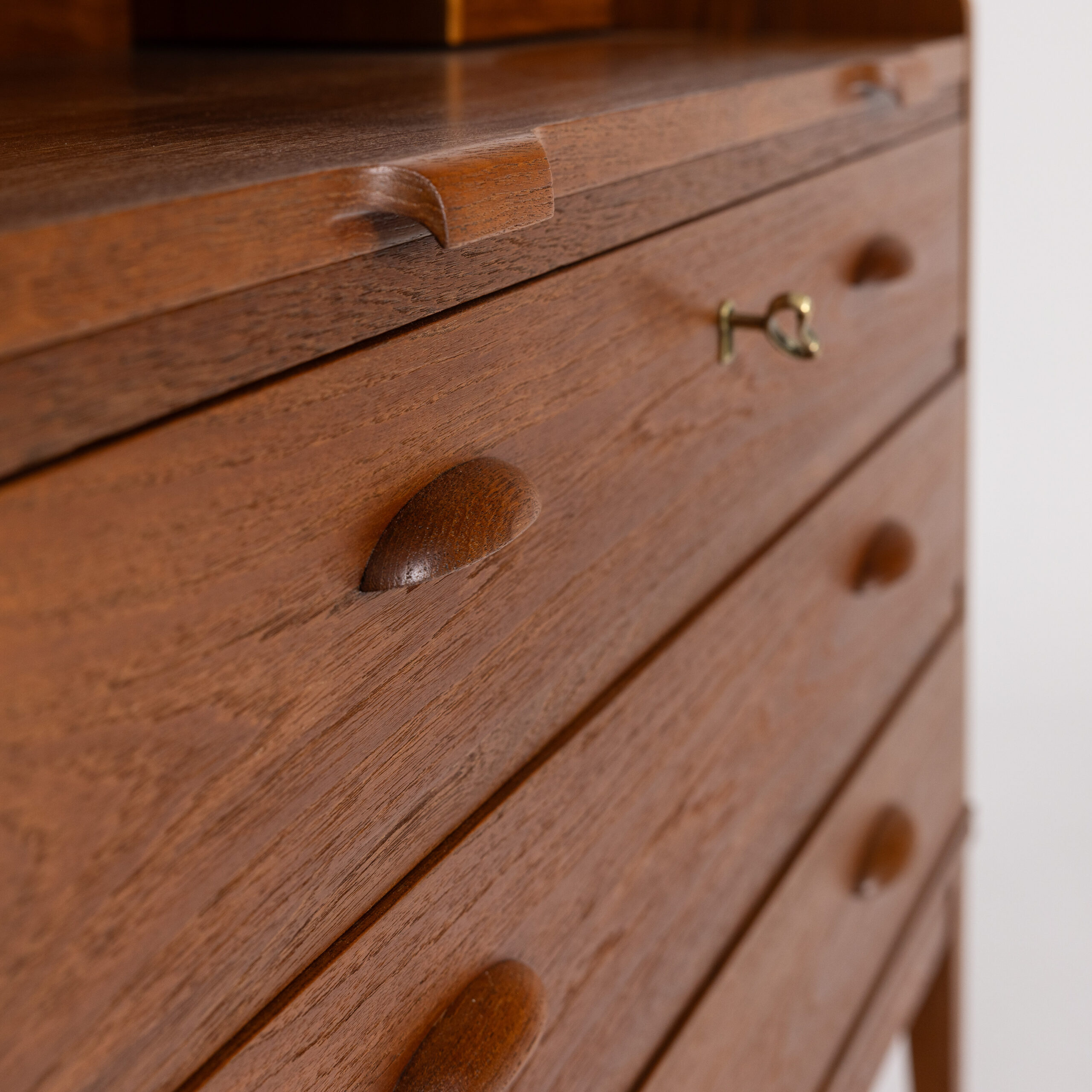 secretary Antonsen vintage midmod midcentury furniture midcenturymodern interieur mcm vintagefurniture magasin